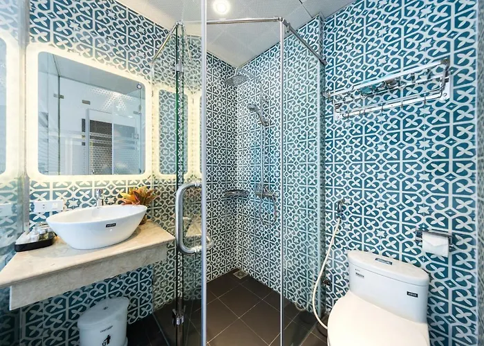 Hotel Halong Gem 2*